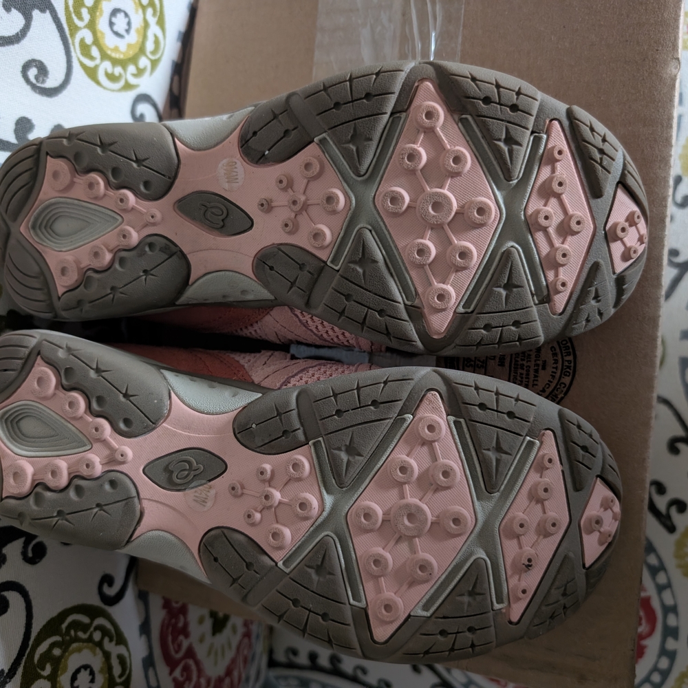 Easy Spirit Coral Mesh Slip-On Sneakers - Picture 6 of 7